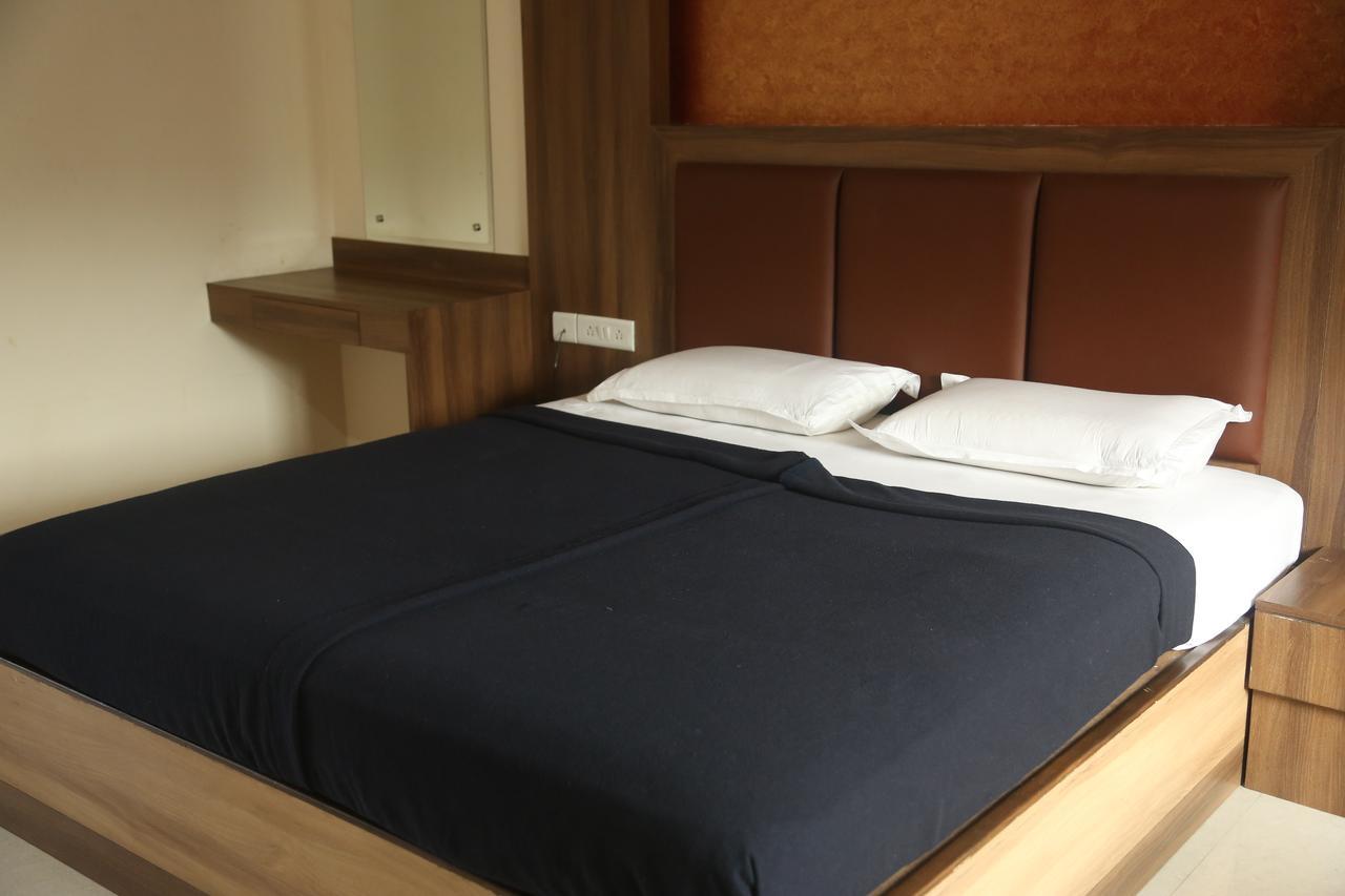 Hotel Dwaraka Paradise Haidarábád Kültér fotó
